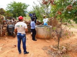 Reportagem da TV ASABRANCA na área de Cícero em Lajinha Serra Talhada - Visita ao Biodigestor